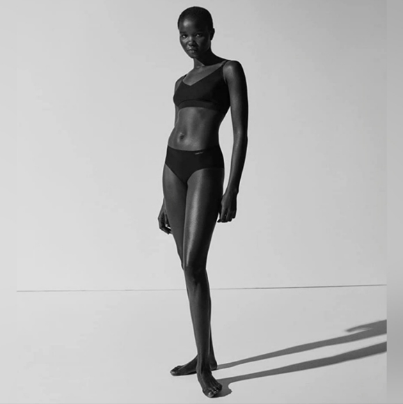 CALVIN KLEIN - Adjustable Bralette + Removable Pads - Size: Large - Picture 4 of 10